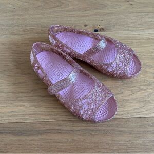 CROCS Toddler Girls' Isabella Flower Glitter Mary Jane Water Sandals, Pink C11